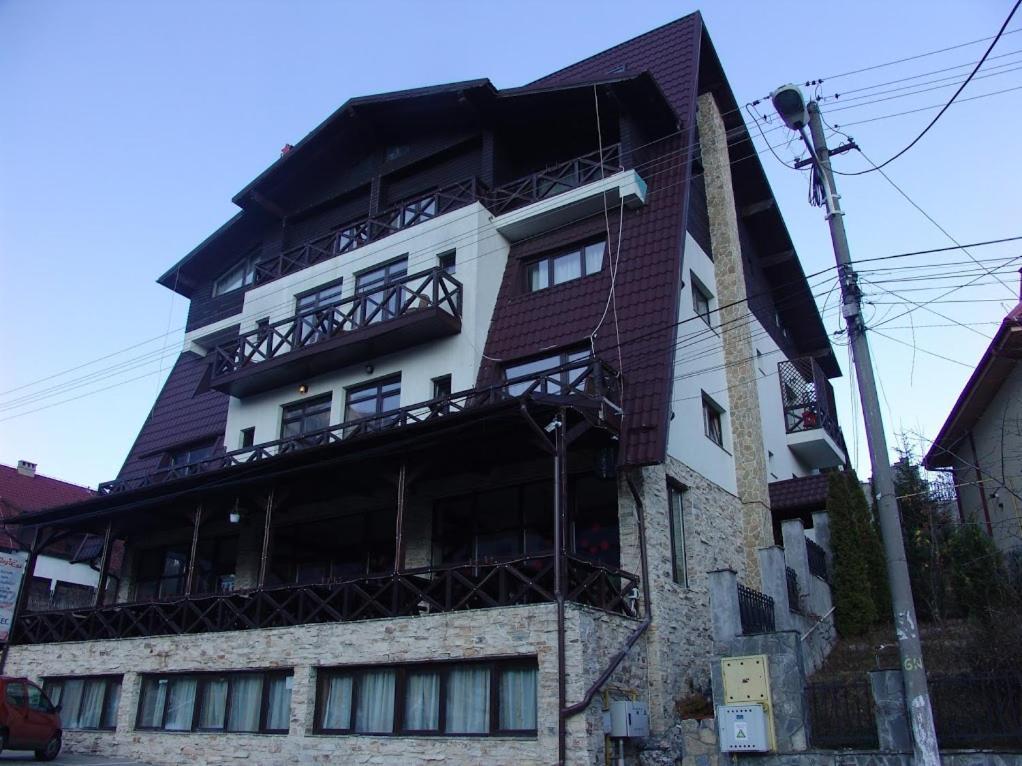 Hotel Magic Club Buşteni Exterior foto
